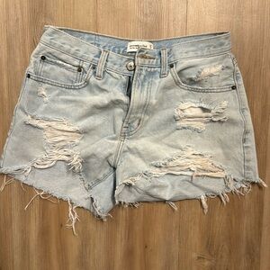Abercrombie & Fitch Curve Love midrise boyfriend shorts size 27 destroyed